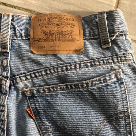 LEVI VINTAGE MOM SHORTS - Picture 3 of 4